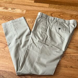 33x34 Dockers Khakis